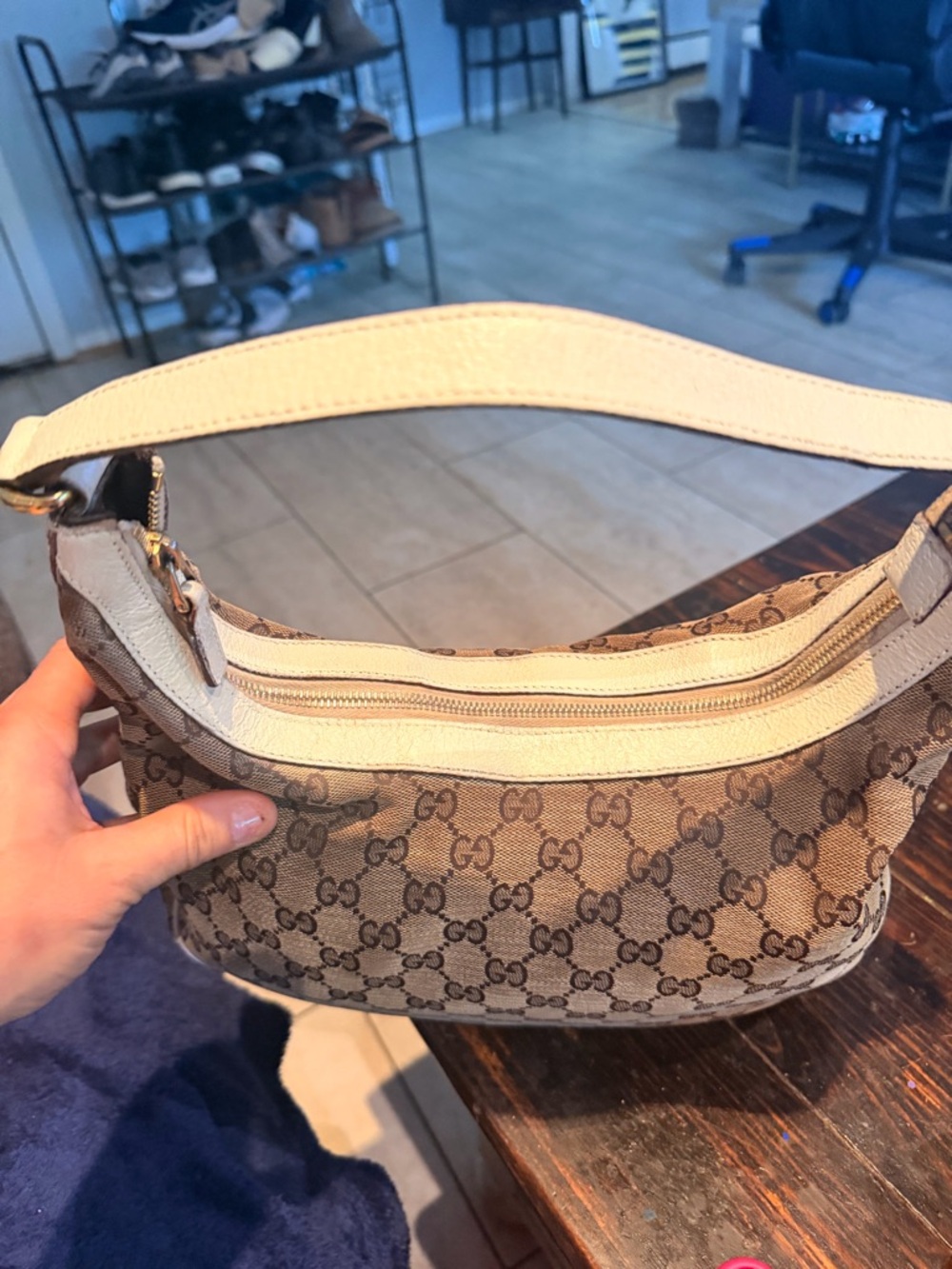 Gucci Charmy Small Hobo - Like new comes with dust bag, charm & originl bag - Picture 10 of 13